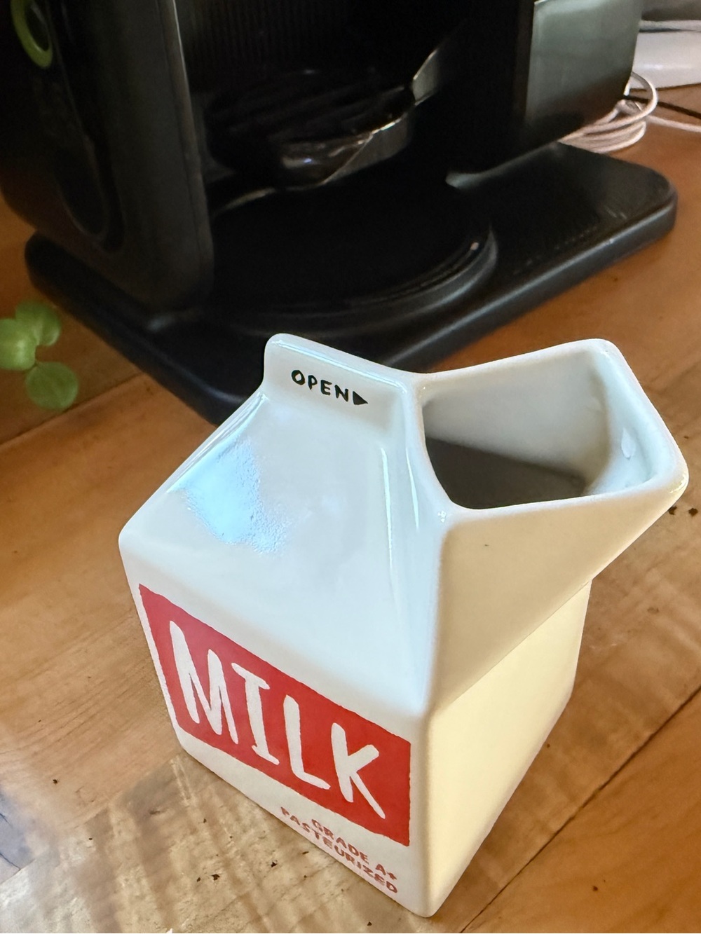 Kate Spade All in Good Taste Piping Hot Creamer/Milk Container Lenox - Picture 3 of 6